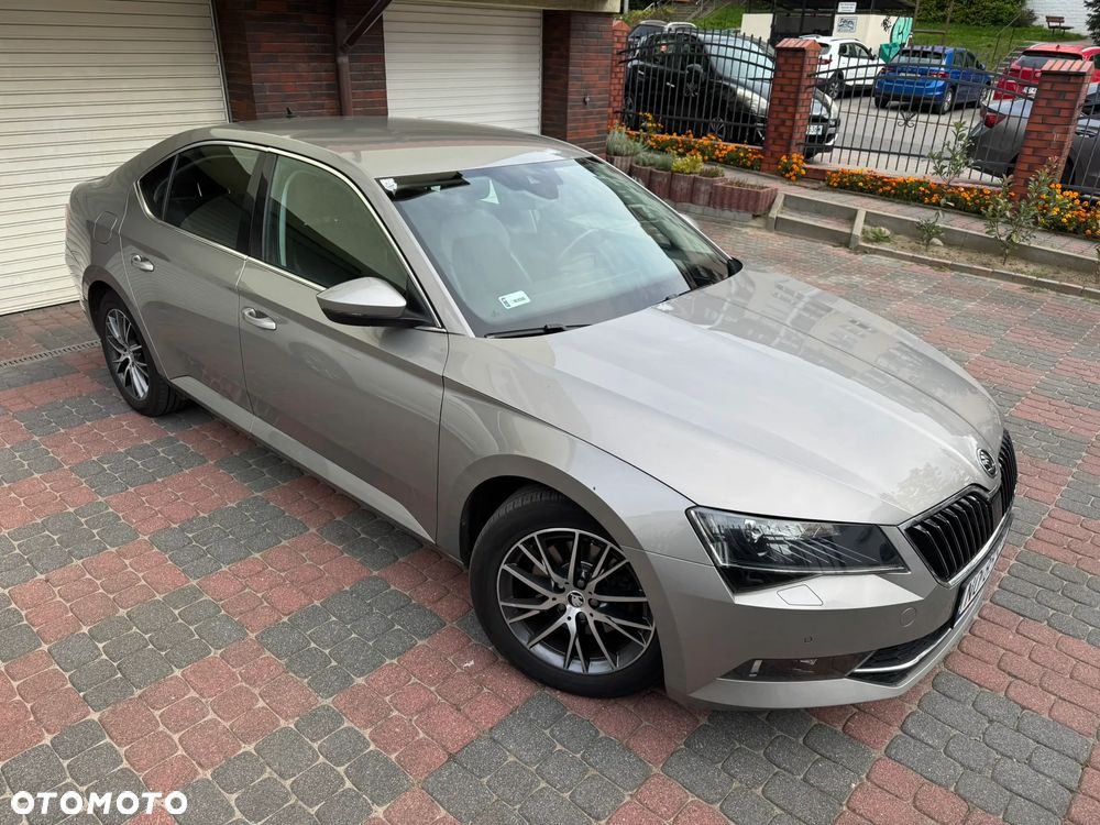 Skoda Superb 2015 photo 2