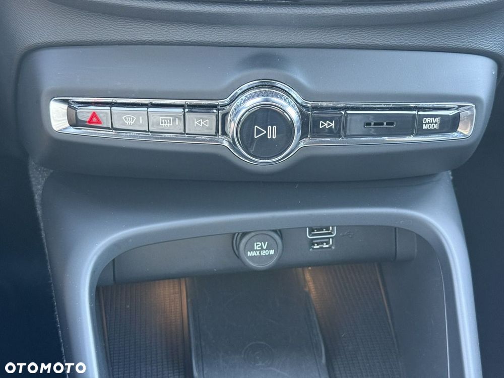 Volvo XC 40 B4 B Geartronic RDesign - 32