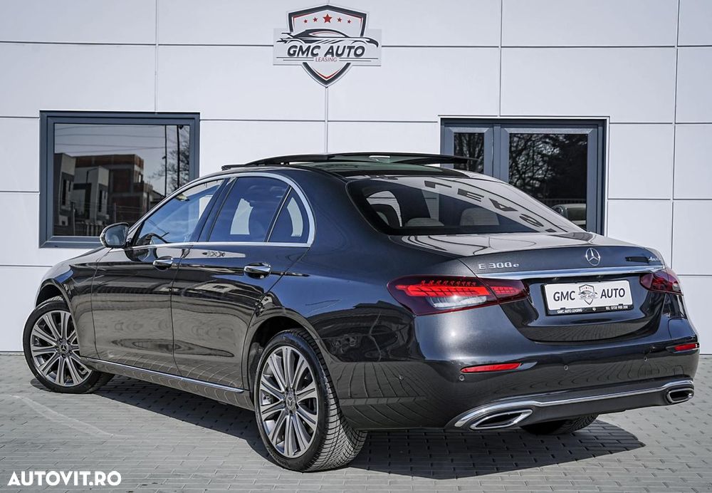 Mercedes-Benz E 300 4MATIC 9G-TRONIC Exclusive - 3