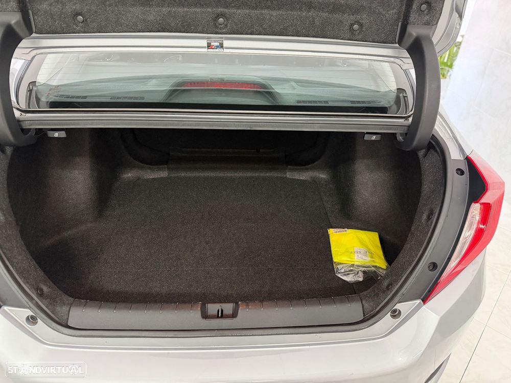 Honda Civic 1.5 i-VTEC Elegance Navi CVT - 40