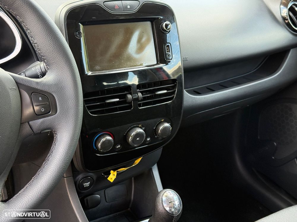Renault Clio Sport Tourer - 11