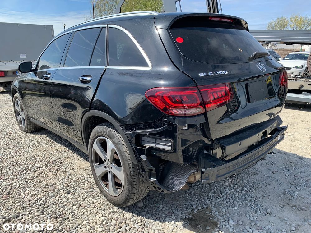 Mercedes-Benz GLC 300 4Matic 9G-TRONIC - 8