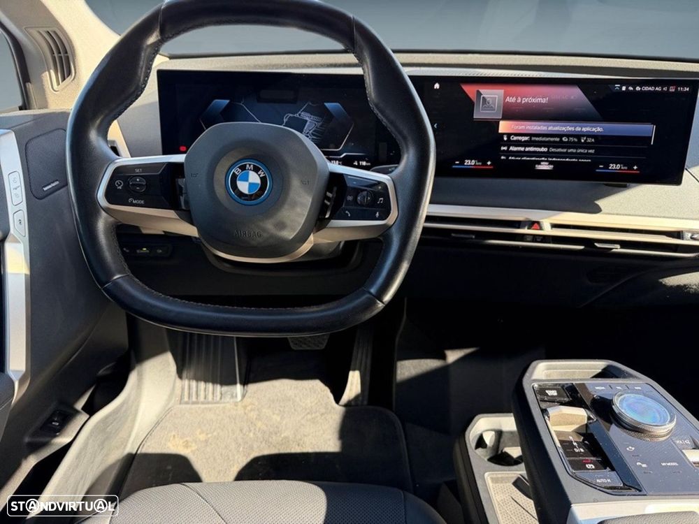 BMW iX xDrive 40 - 12