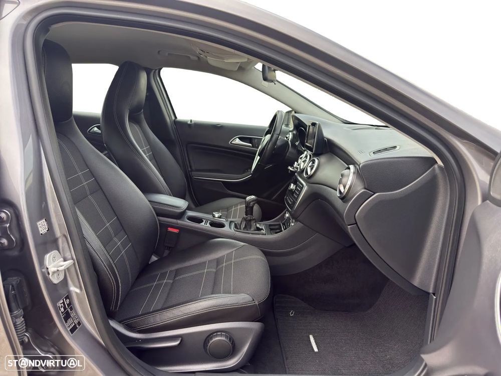 Mercedes-Benz GLA 180 CDI Urban - 15