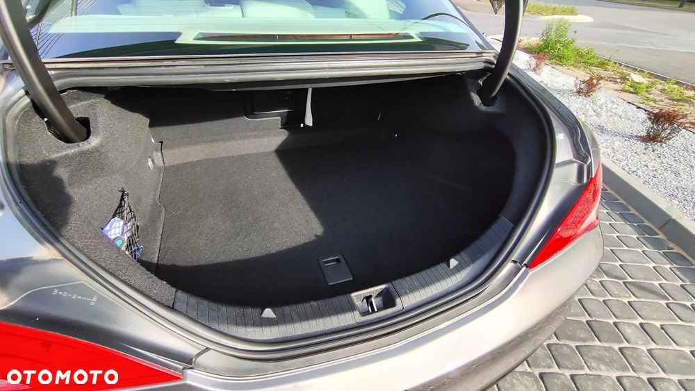 Mercedes-Benz CLA 250 4Matic 7G-DCT Sport - 25