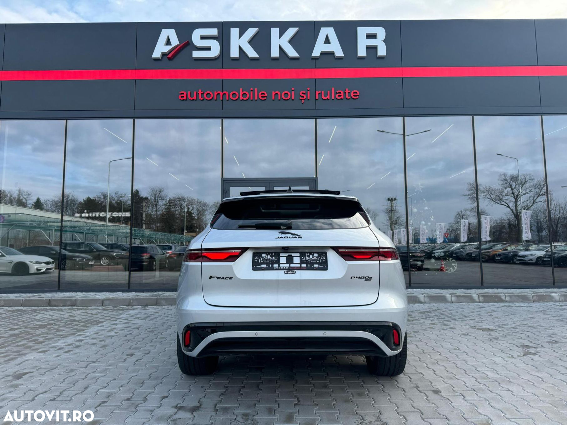 Jaguar F-Pace P400e AWD R-Dynamic SE - 6