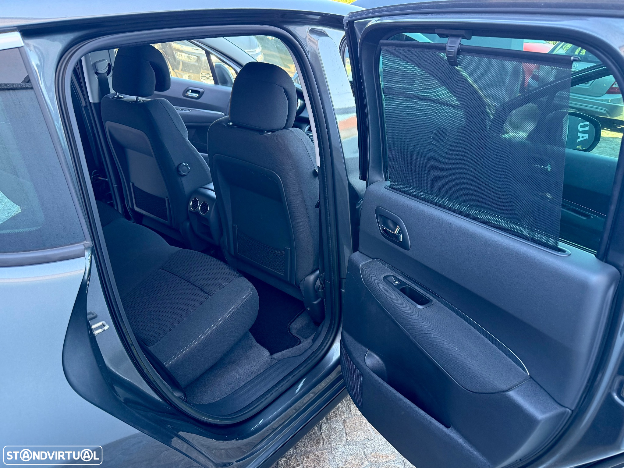 Peugeot 3008 1.6 e-HDi Business Line 2-Tronic - 47