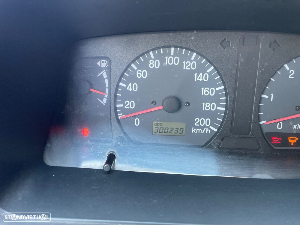 Mitsubishi Pajero Sport 2.5 TD GLS - 13