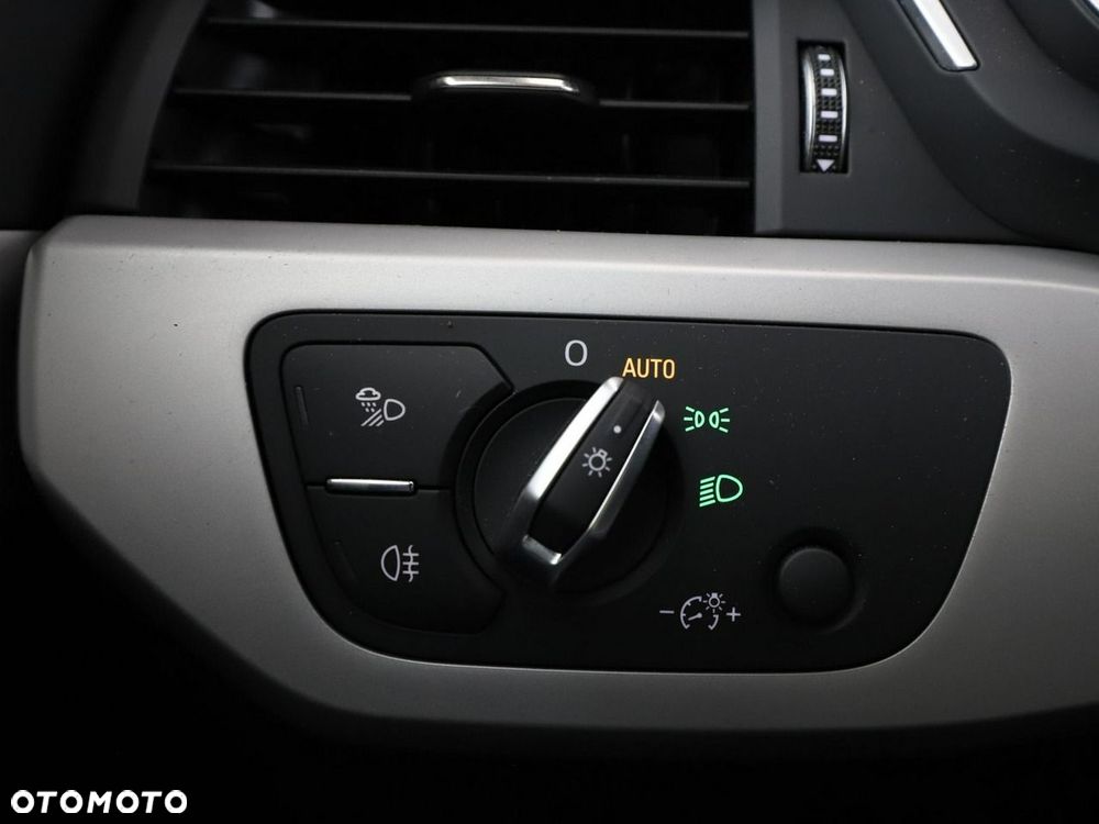 Audi A4 Avant 35 TDI S tronic S line - 37