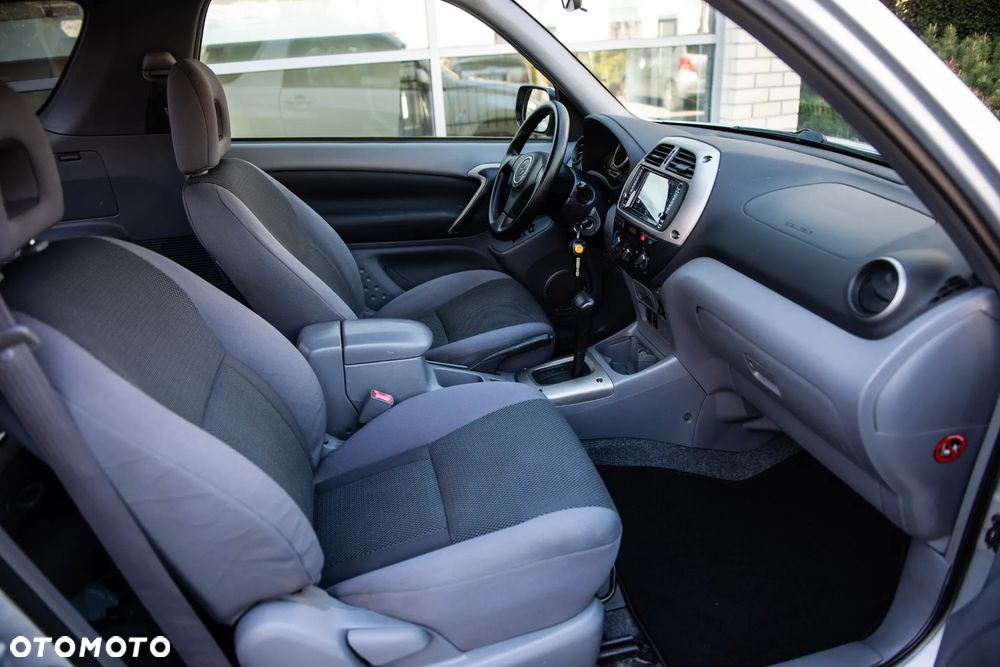 Toyota RAV4 - 26