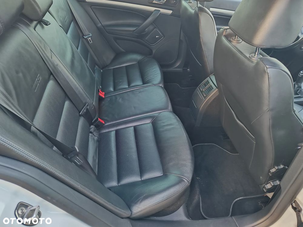 Skoda Octavia 2.0 TDI CR DPF RS - 8