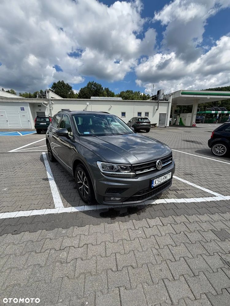 Volkswagen Tiguan - 1