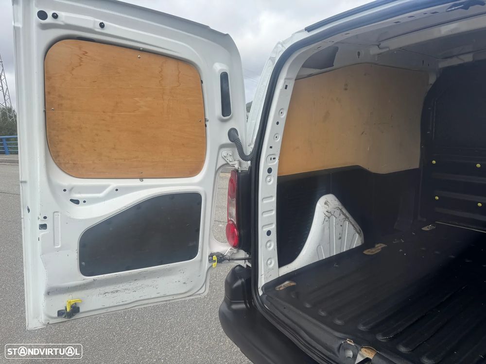Peugeot Partner 1.6 Hdi 3 Lugares - 26
