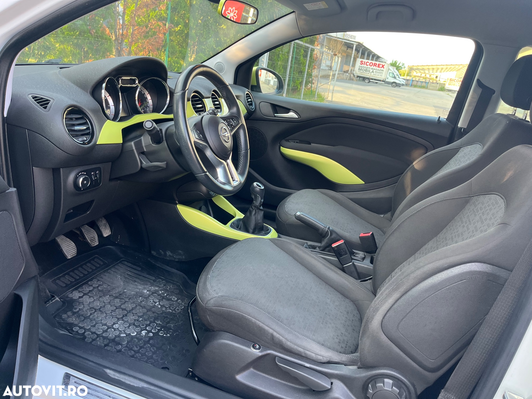 Opel Adam - 11