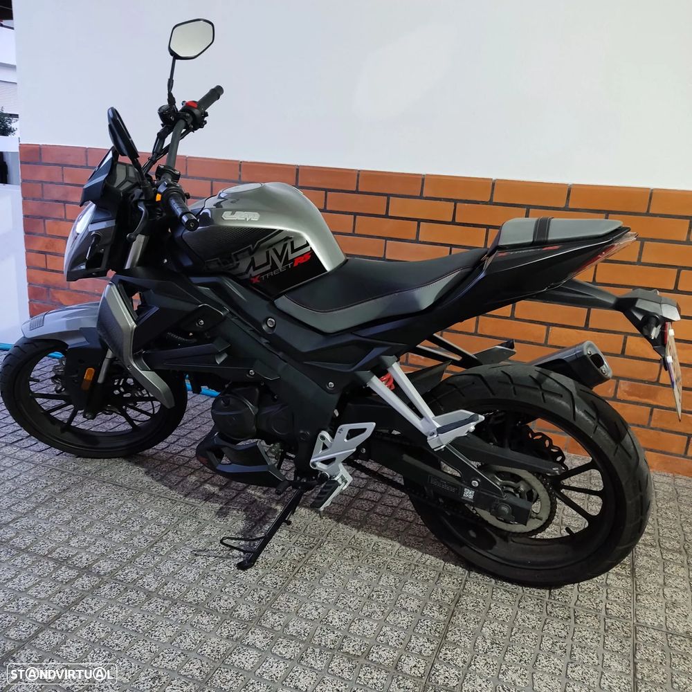 UM XTREET Xtreet RS - 2