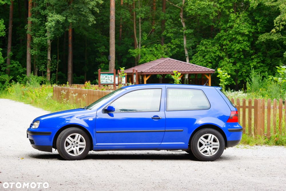Volkswagen Golf - 4