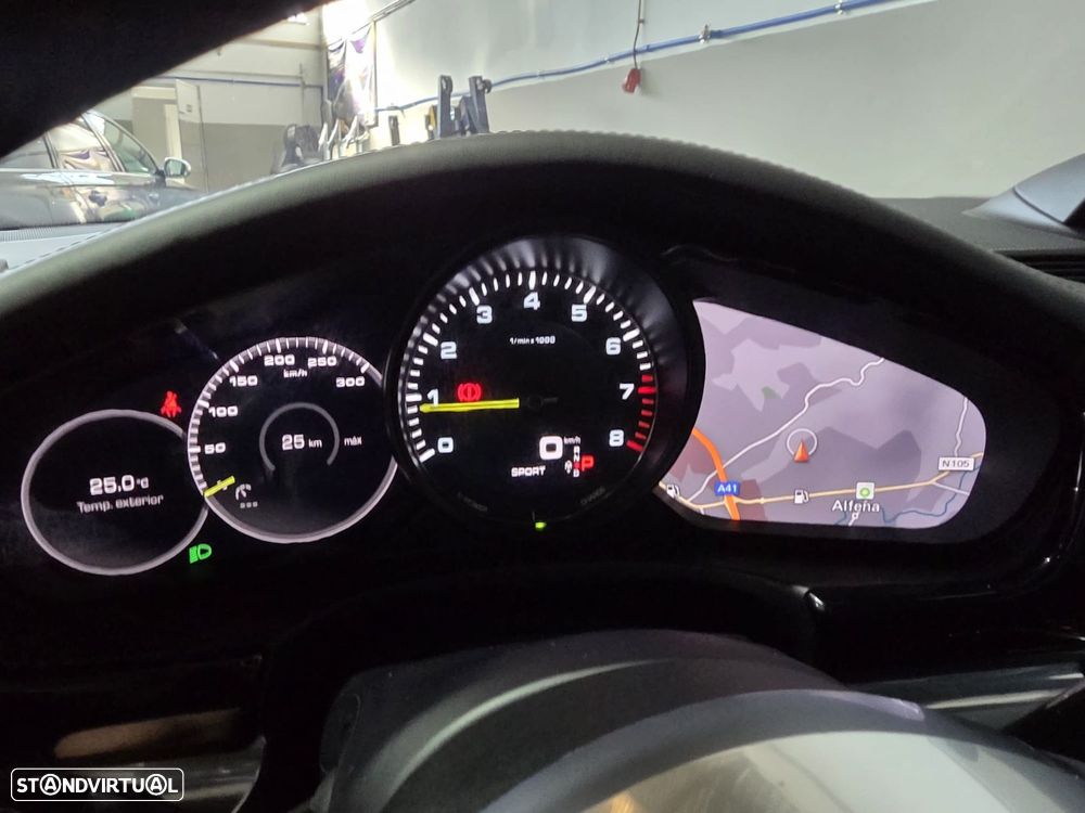 Porsche Panamera 4 E-Hybrid Executive - 13