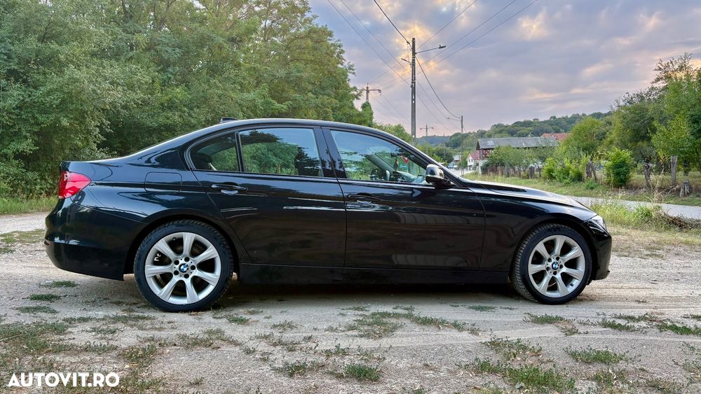 BMW Seria 3 320d xDrive Sport Line - 4