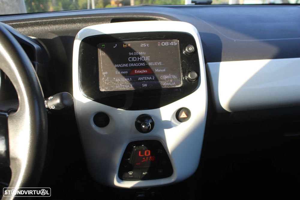 Toyota Aygo x-clusiv - 14