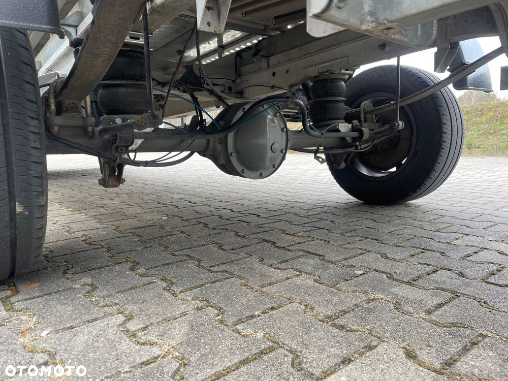Mercedes-Benz Sprinter - 12