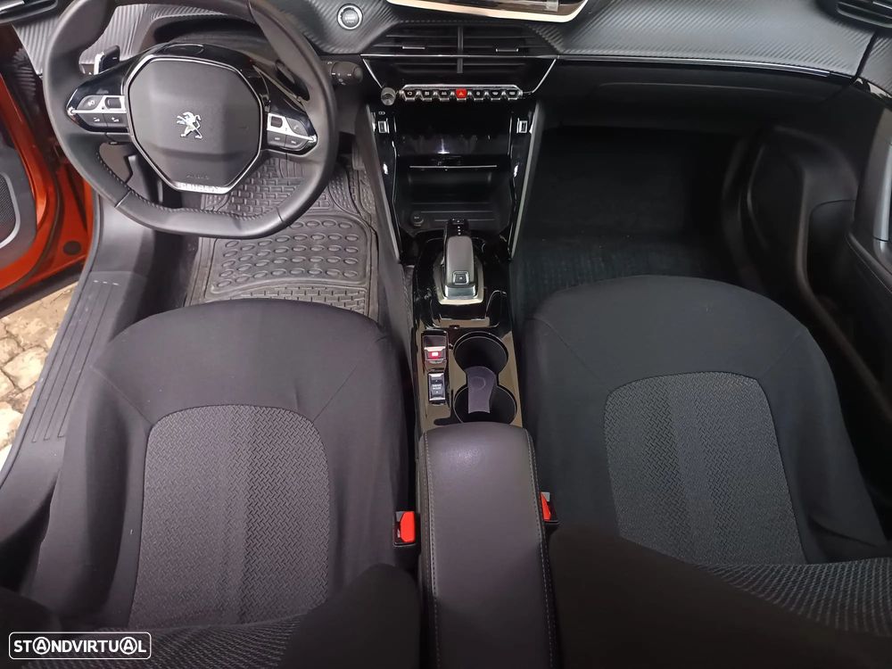 Peugeot 2008 1.2 PureTech Allure EAT8 - 6