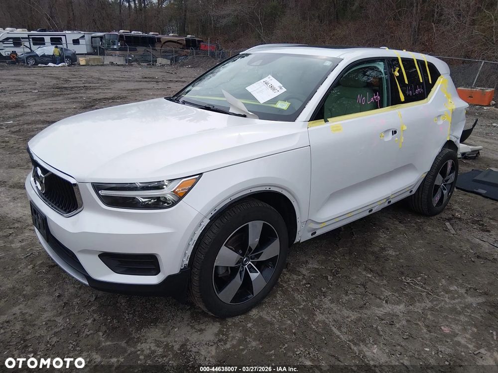 Volvo XC 40 T5 AWD Momentum - 2