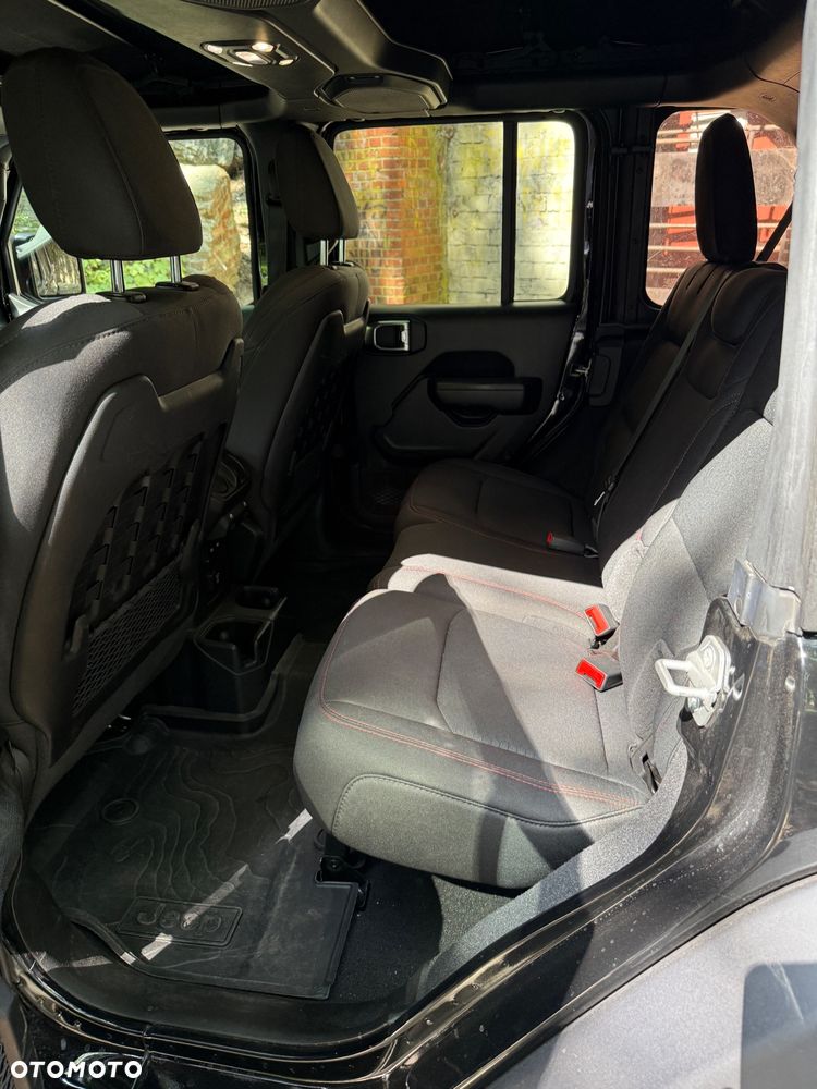 Jeep Wrangler - 15