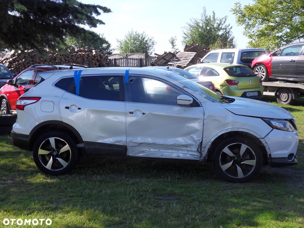 Nissan Qashqai 1.5 dCi N-Connecta - 6