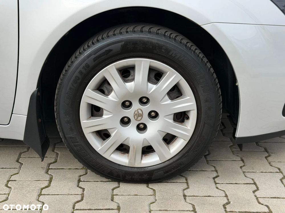 Toyota Avensis 1.8 Premium EU5 - 27