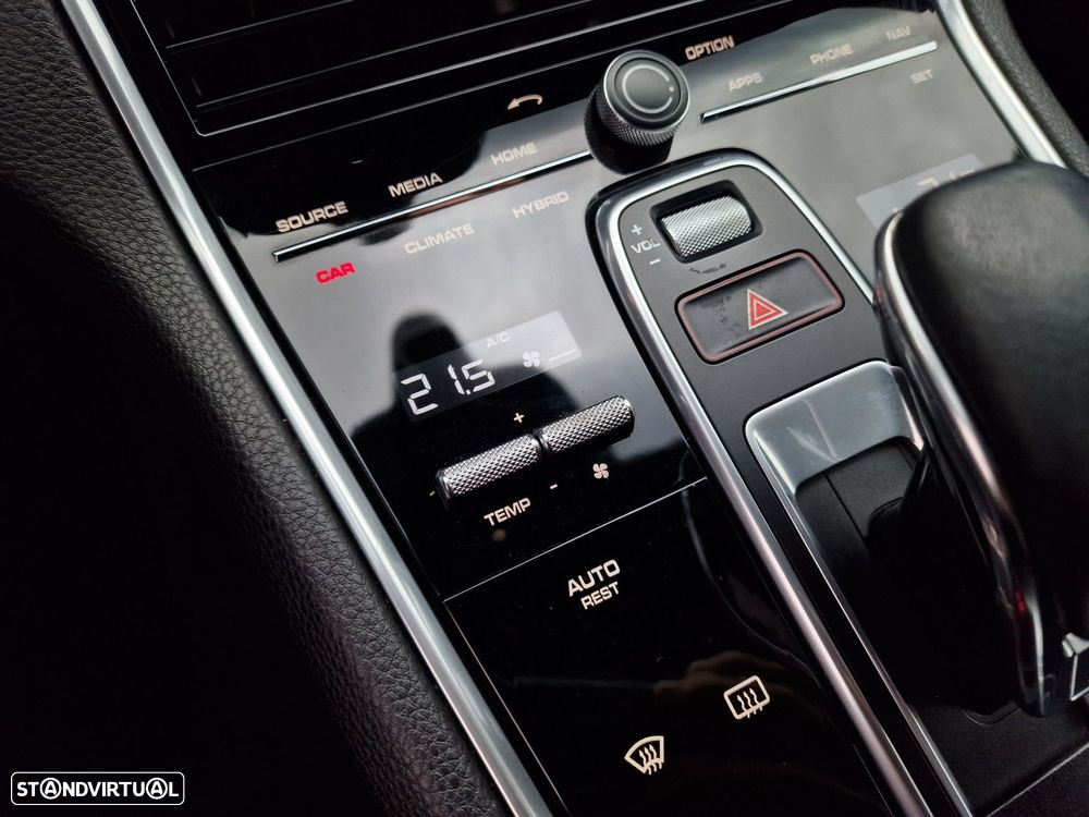 Porsche Panamera 4 E-Hybrid - 31