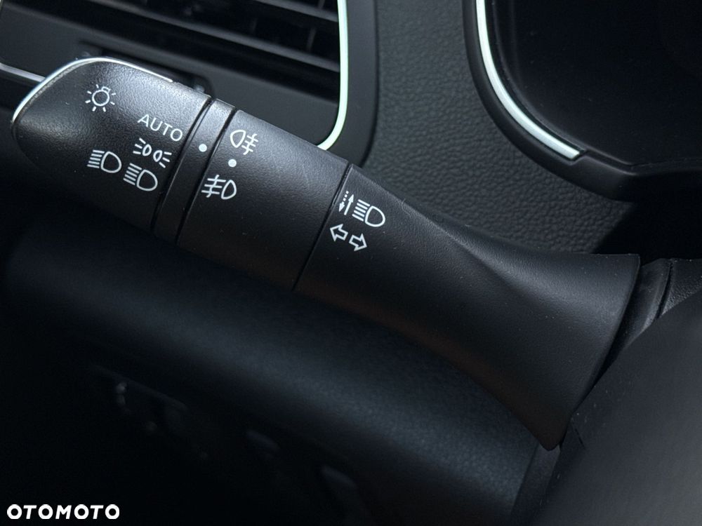 Renault Megane 1.3 TCe FAP Techno EDC - 33