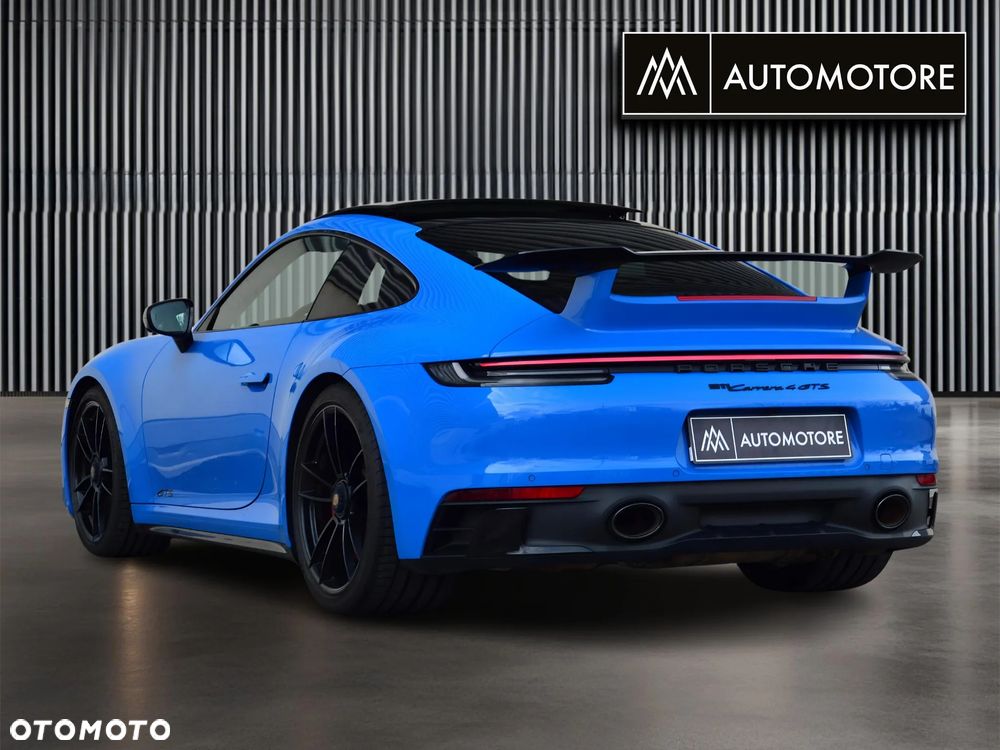 Porsche 911 Carrera 4 GTS - 8