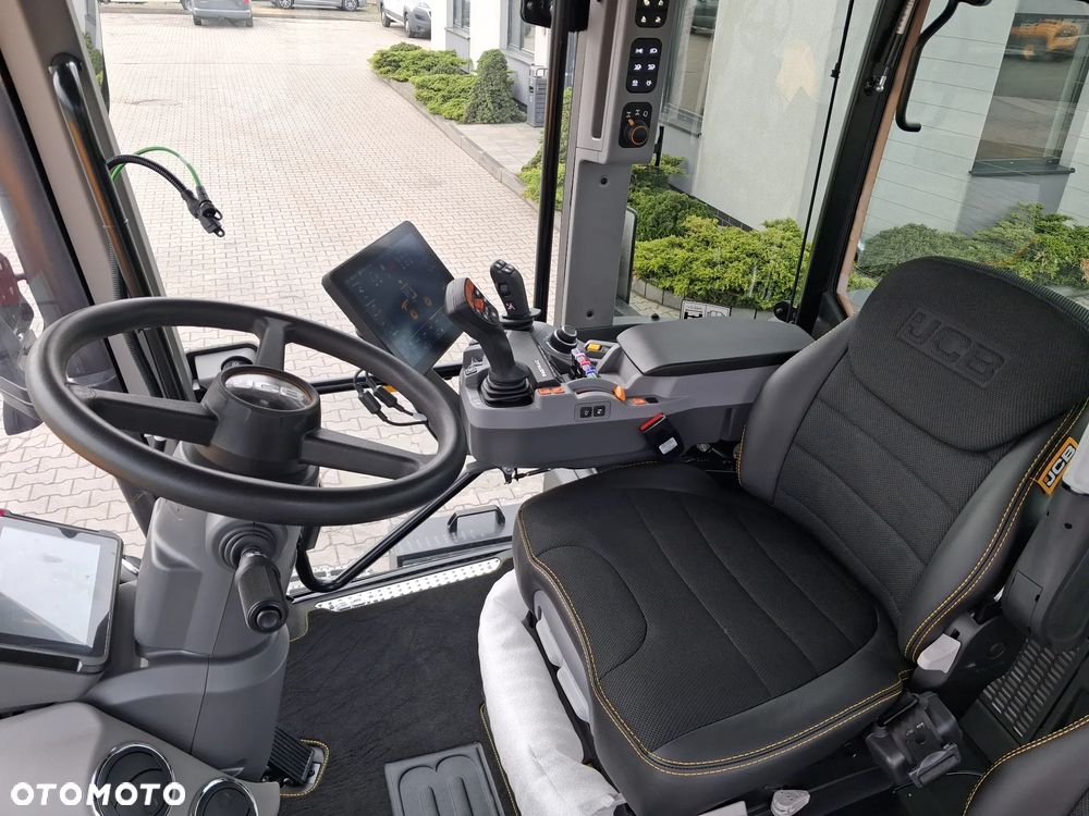 JCB FASTRAC 4220 ICON - 18