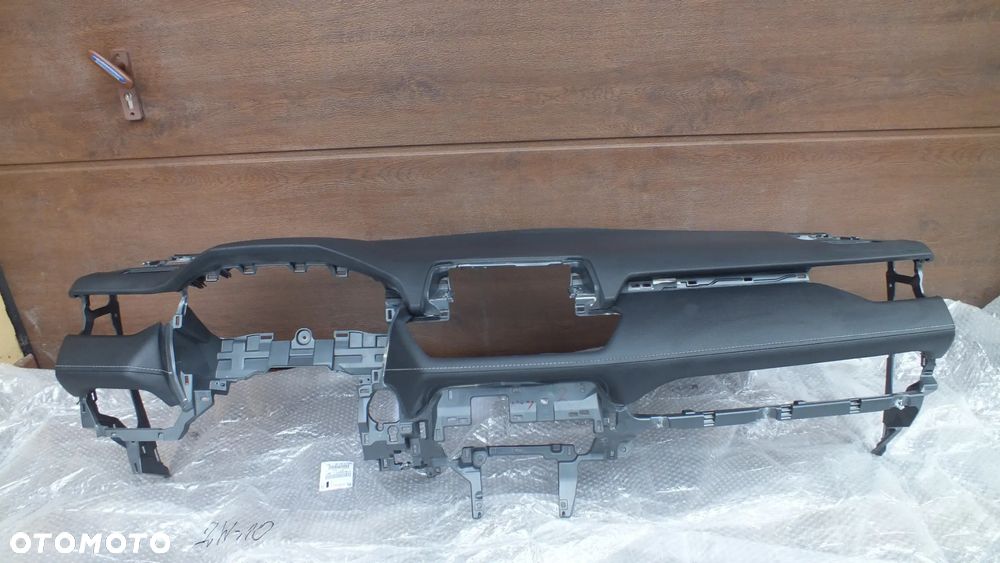 Deska konsola Toyota Rav 4   V - 1