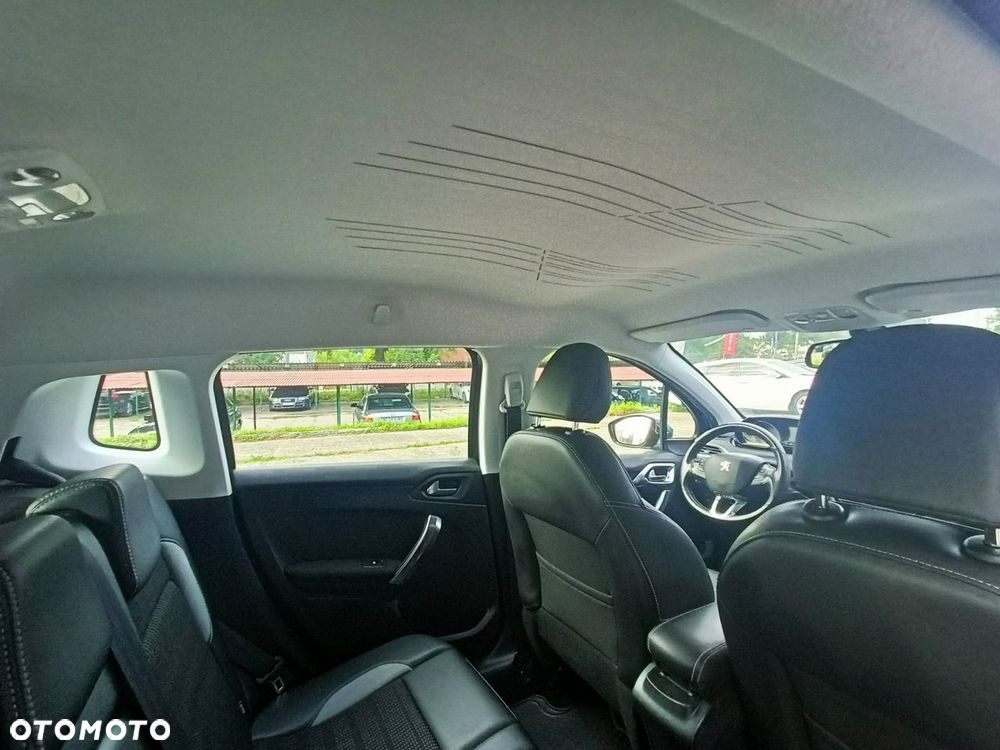 Peugeot 2008 1.6 e-HDi Allure S&S - 29