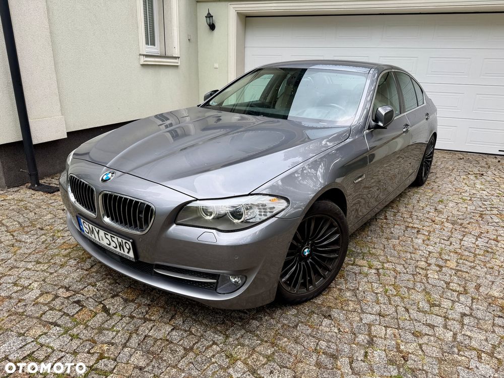 BMW Seria 5 535i xDrive Luxury Line - 9