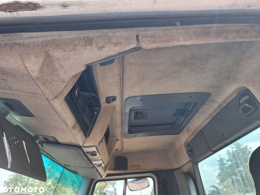 Renault 270.18 4X2 - 19
