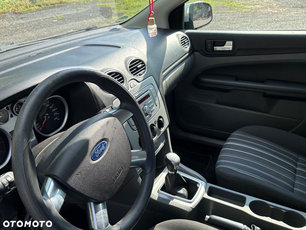 Ford Focus 1.6 16V Ambiente - 6