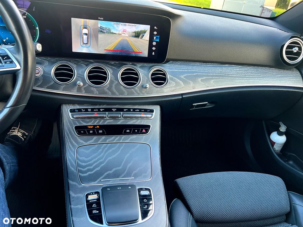Mercedes-Benz Klasa E 300 de 4Matic T 9G-TRONIC AMG Line - 26