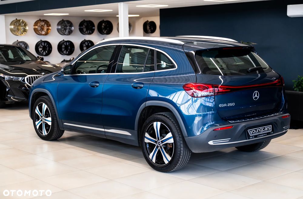 Mercedes-Benz EQA 250 66.5kWh Electric Art - 11