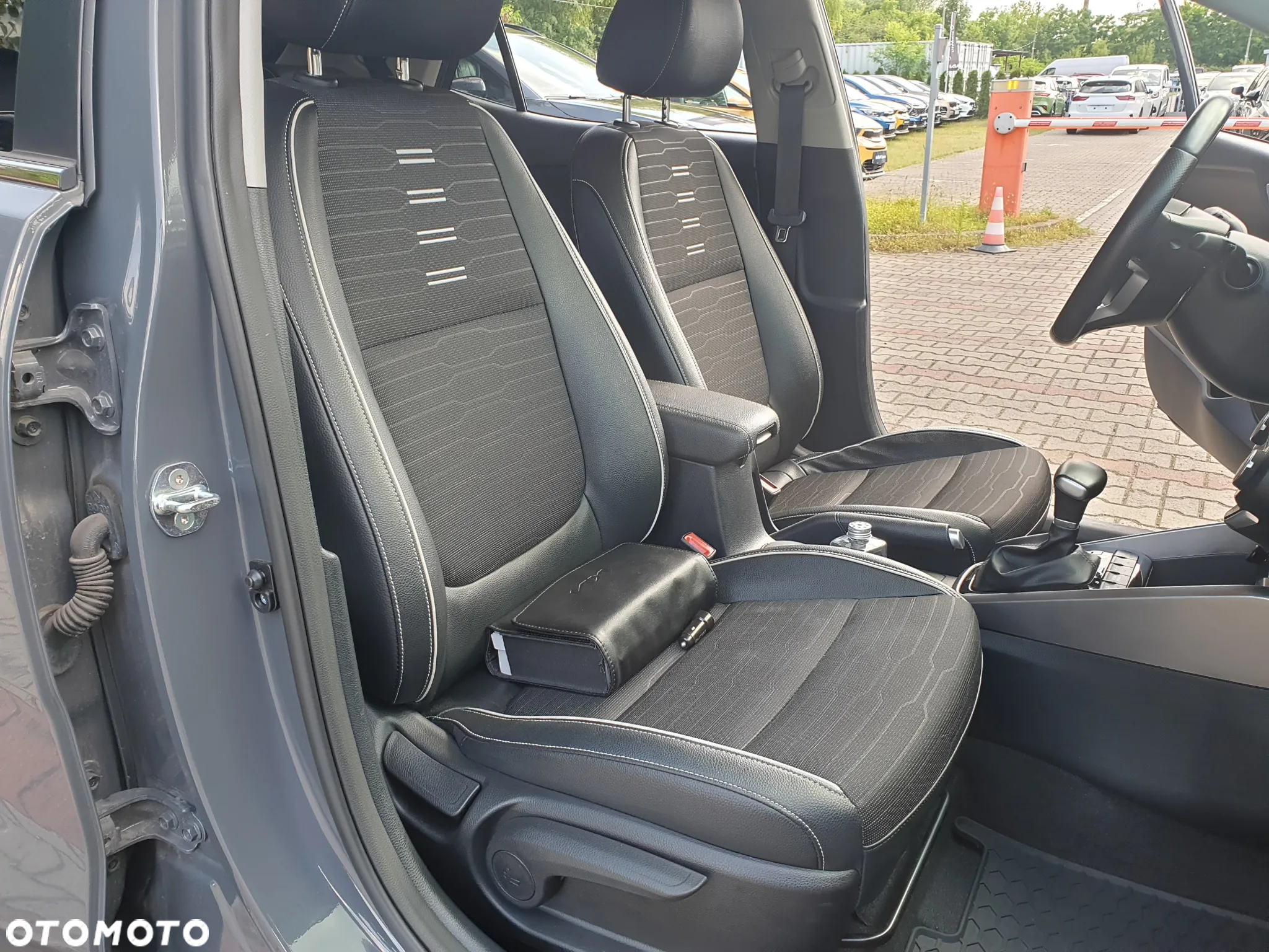 Kia Stonic 1.0 T-GDI GT Line DCT - 24
