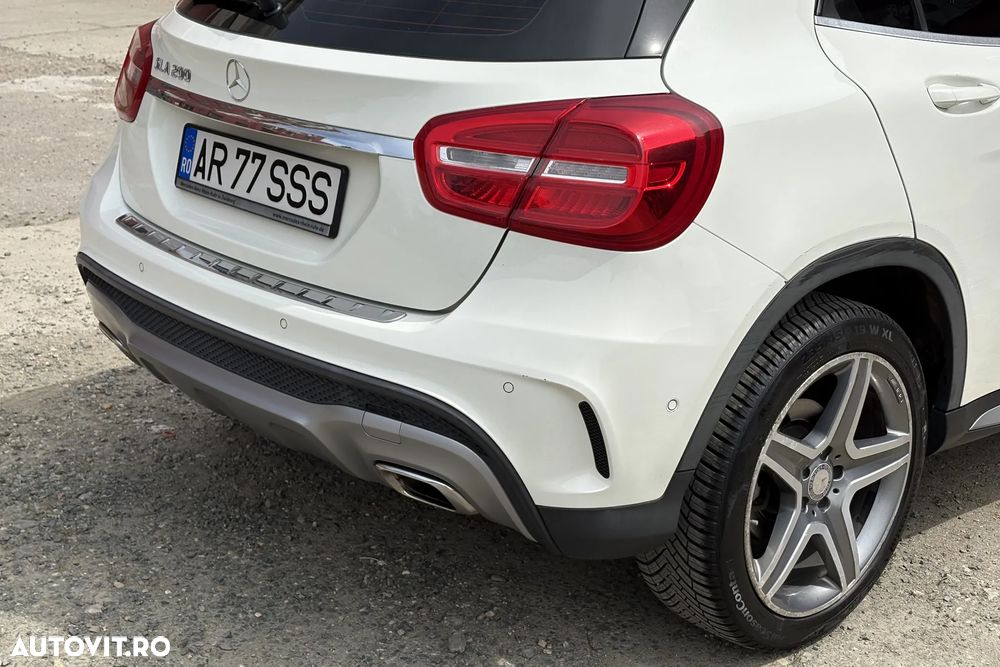 Mercedes-Benz GLA 200 7G-DCT AMG Line - 12