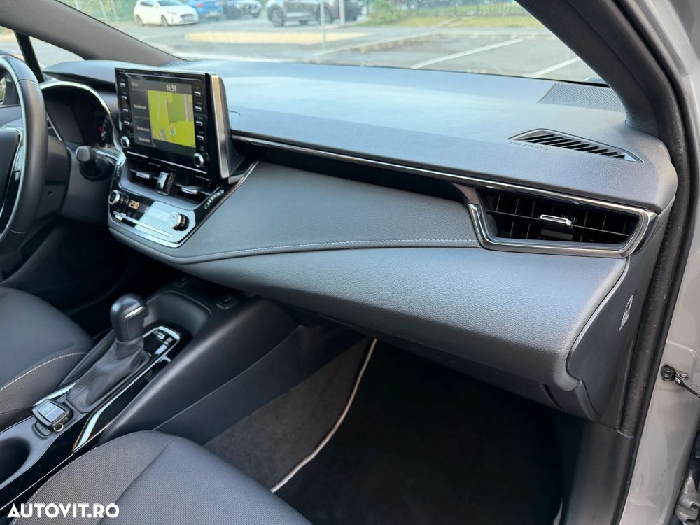 Toyota Corolla 1.8 HSD Business - 29