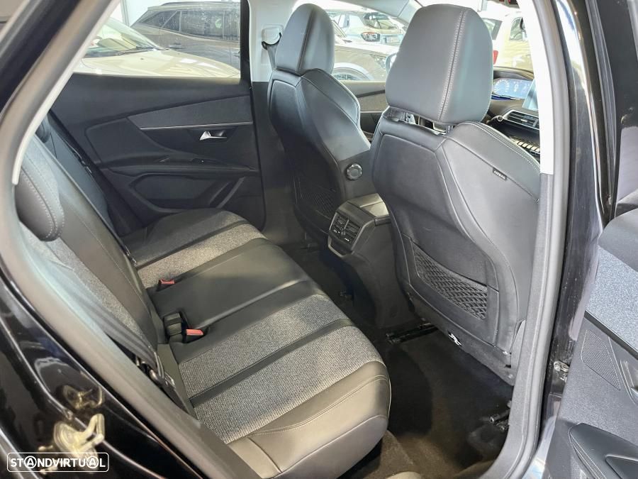 Peugeot 3008 1.2 PureTech Allure Pack - 28