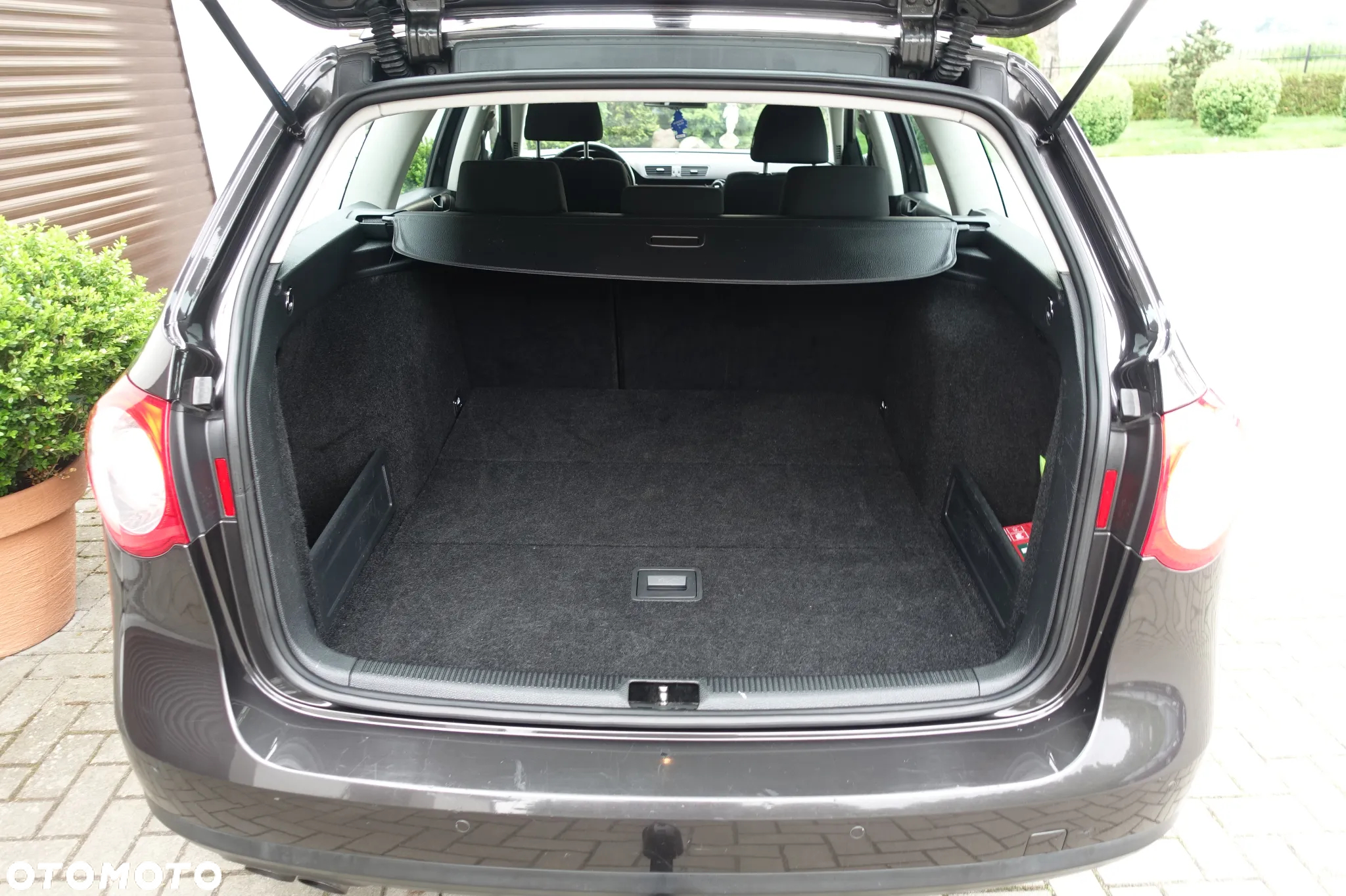 Volkswagen Passat 2.0 TDI DPF BlueMot Comfortline - 11