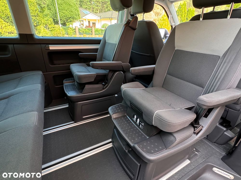 Volkswagen Multivan - 11