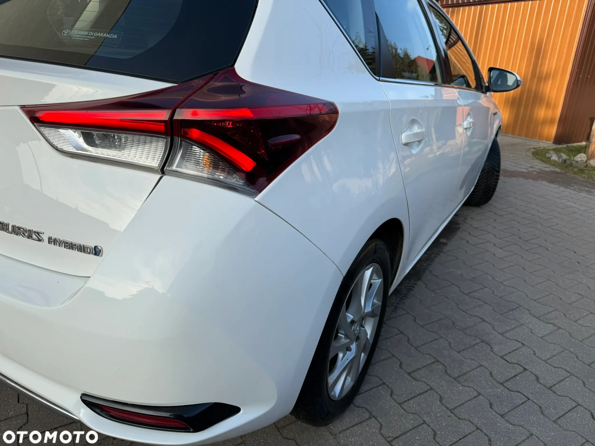 Toyota Auris Hybrid 135 Premium - 17