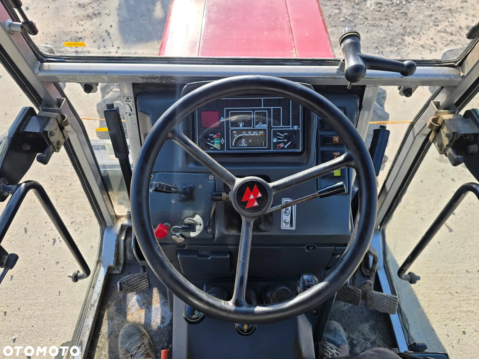 Massey Ferguson 374S - 8