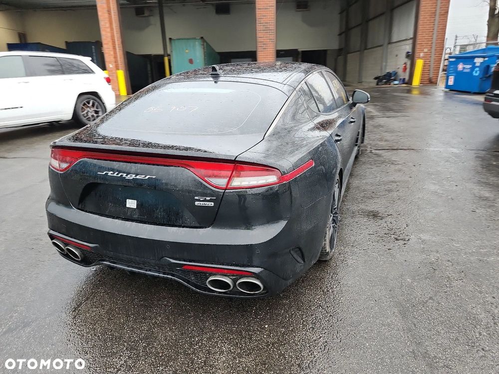 Kia Stinger - 15