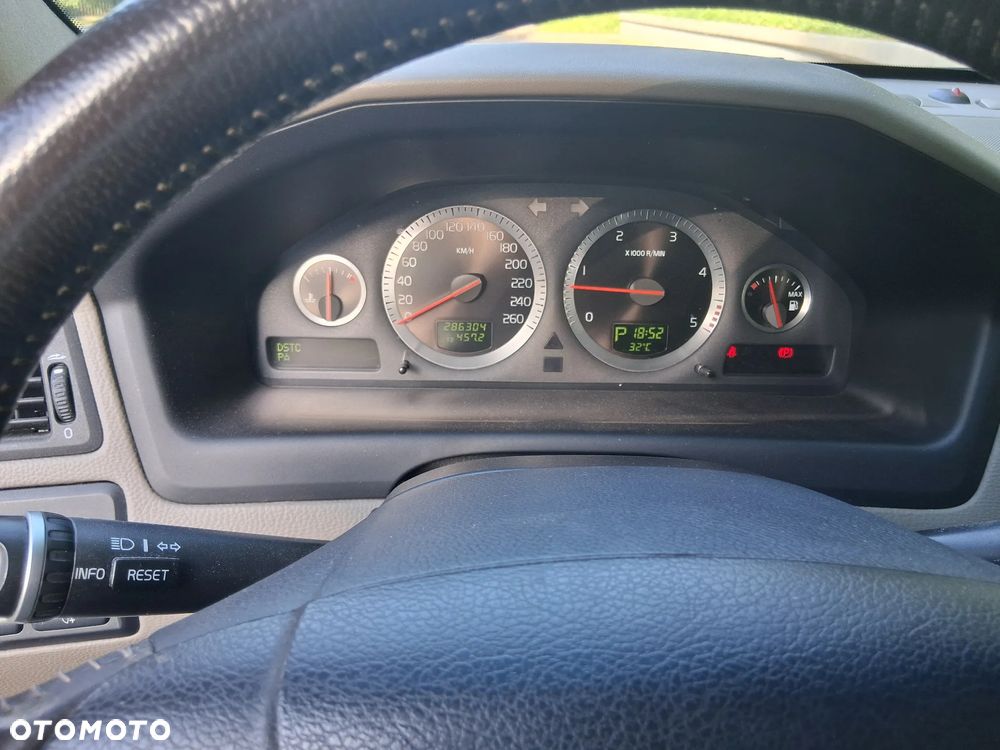 Volvo XC 70 - 12